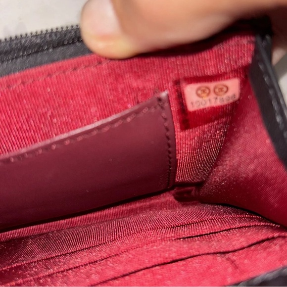 Chanel crossbody gorgeous bag. Maybe used a few times. - Picture 6 of 14